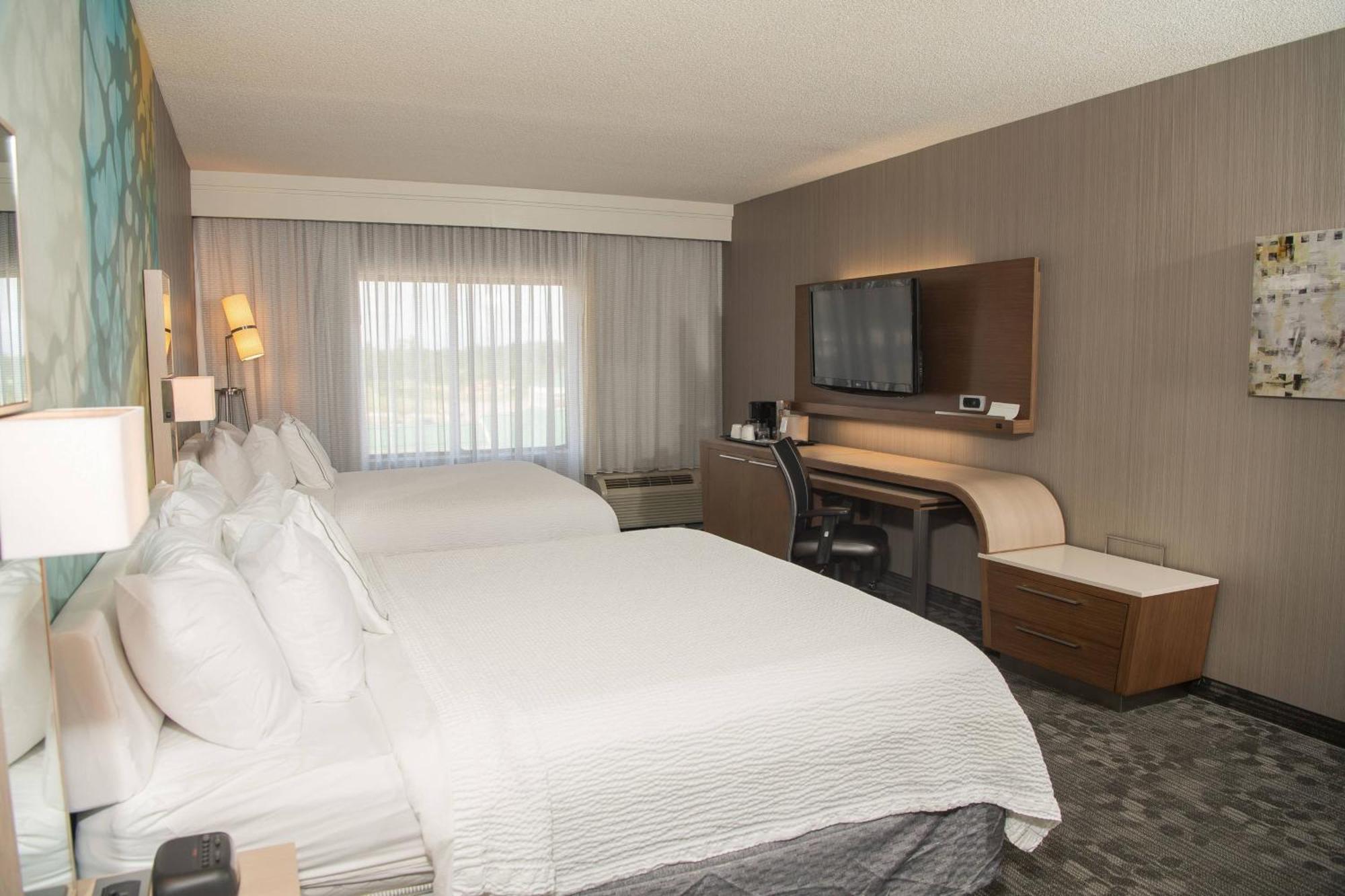 Courtyard By Marriott Erie Ambassador Conference Center Hotel Ngoại thất bức ảnh
