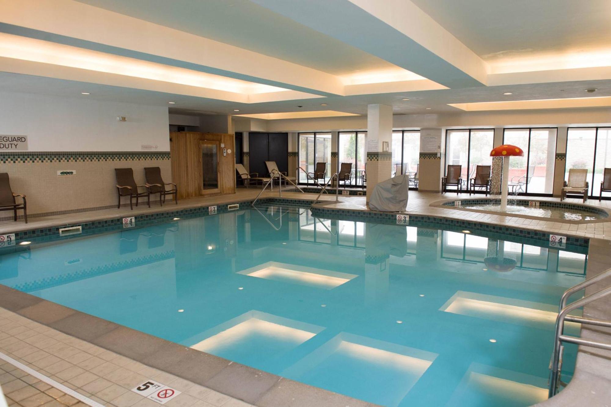 Courtyard By Marriott Erie Ambassador Conference Center Hotel Ngoại thất bức ảnh