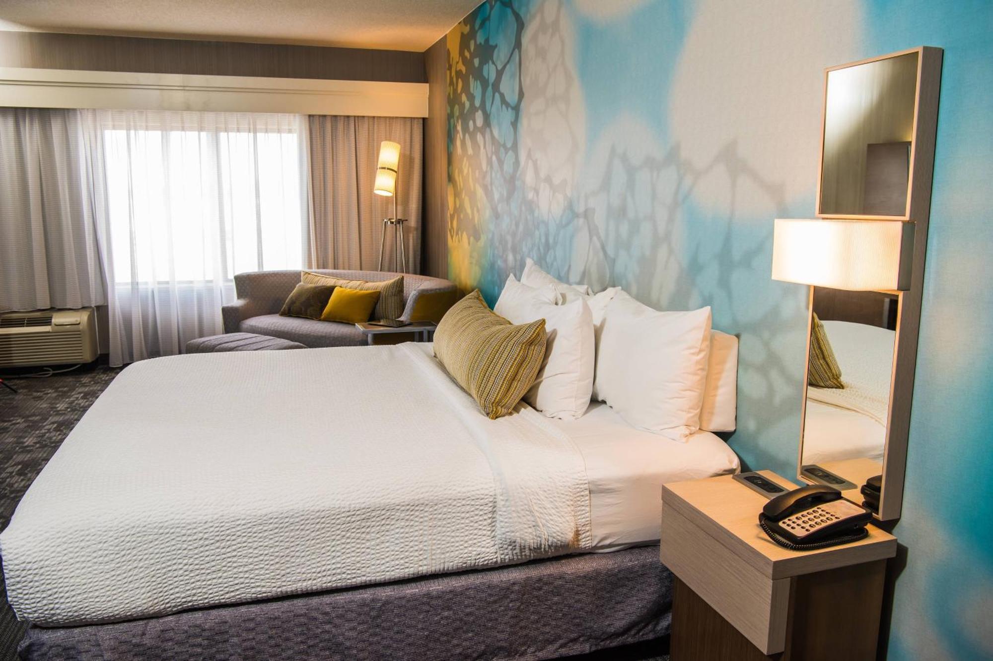 Courtyard By Marriott Erie Ambassador Conference Center Hotel Ngoại thất bức ảnh