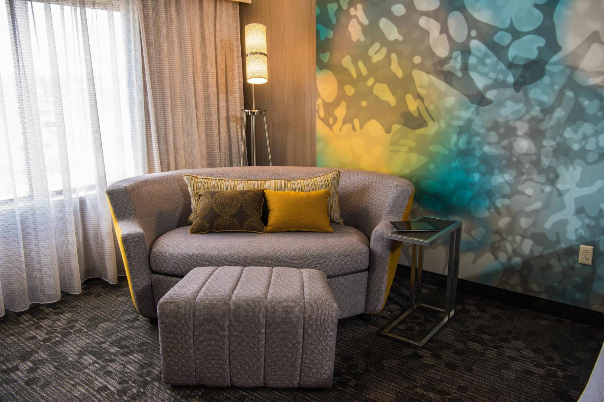 Courtyard By Marriott Erie Ambassador Conference Center Hotel Ngoại thất bức ảnh