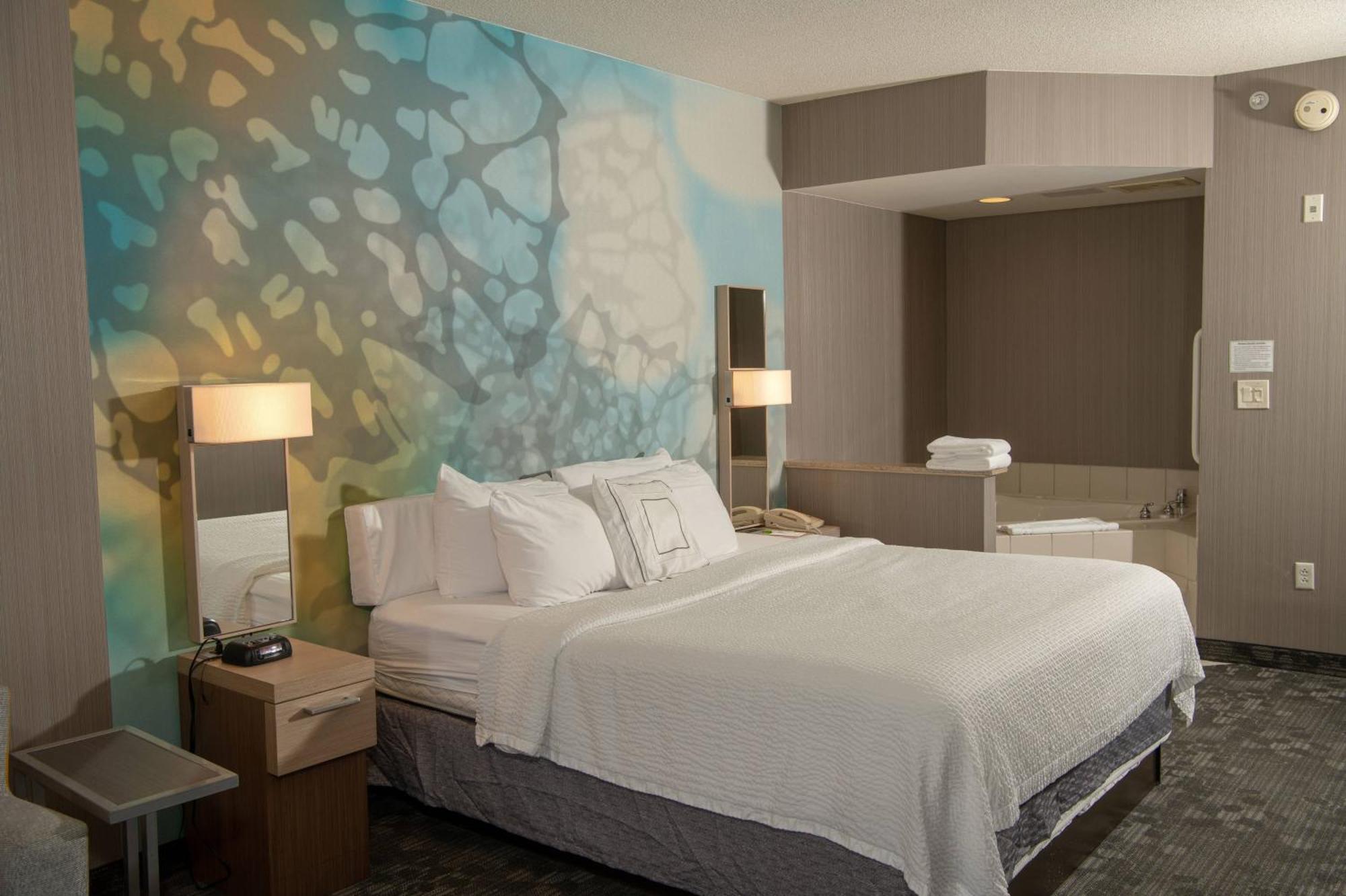 Courtyard By Marriott Erie Ambassador Conference Center Hotel Ngoại thất bức ảnh