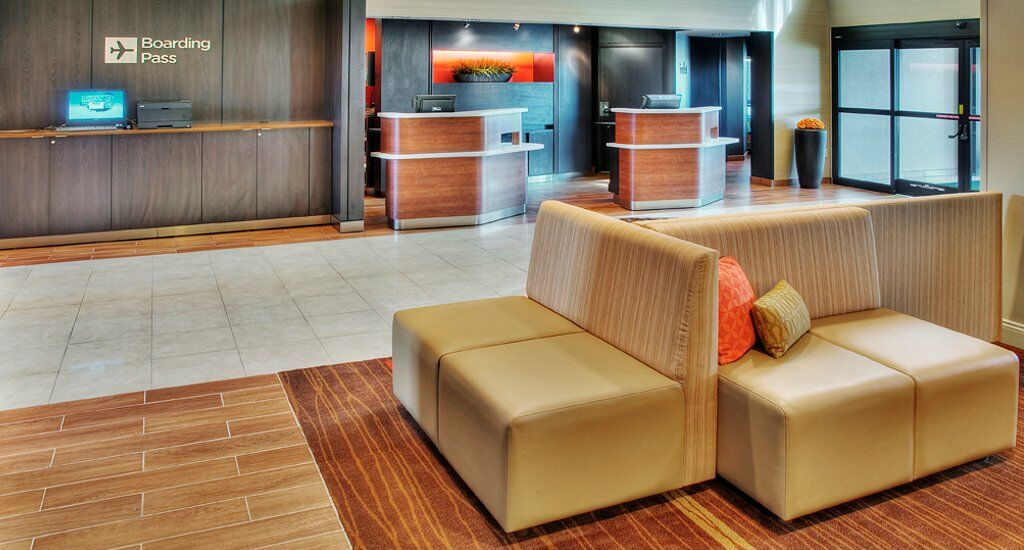 Courtyard By Marriott Erie Ambassador Conference Center Hotel Ngoại thất bức ảnh