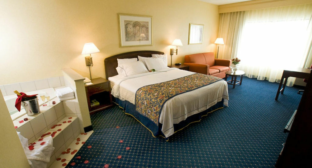 Courtyard By Marriott Erie Ambassador Conference Center Hotel Ngoại thất bức ảnh